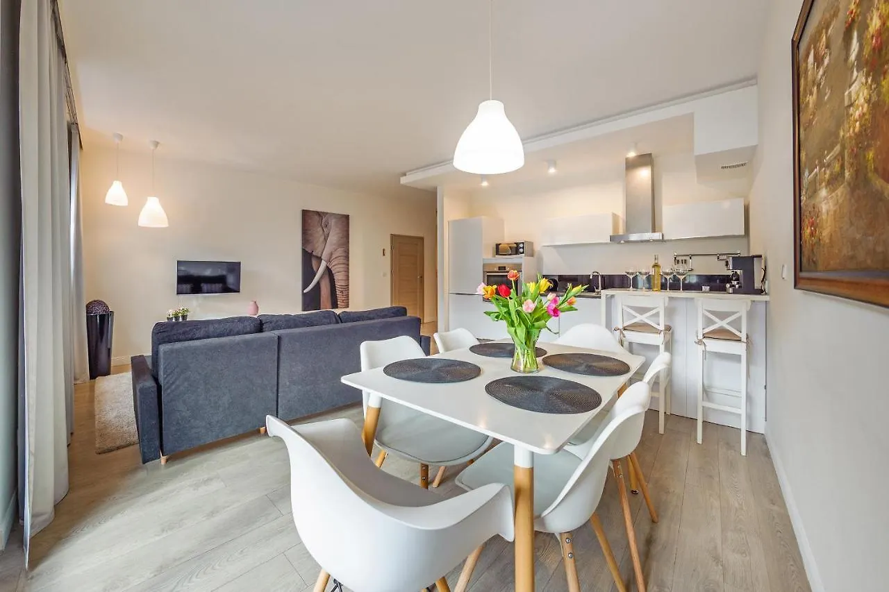 Meiguan With Huge Terrace + Extra 2 Parking Spots Gdansk Apartment
